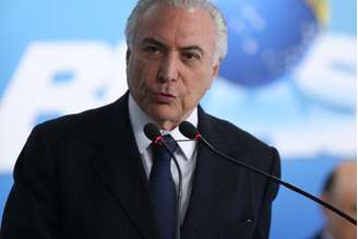 O presidente Michel Temer sanciona lei que possibilita descontos para pagamentos feitos em dinheiro 