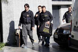 Movimentação na sede da Polícia Federal, em São Paulo (SP), durante cumprimento da segunda fase da Operação Glasnost