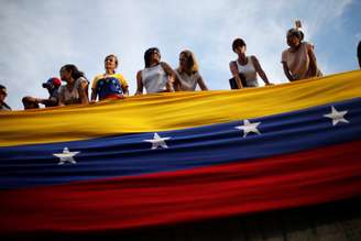 Manifestantes protestam contra Maduro na Venezuela