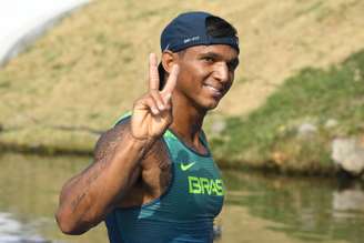 Isaquias Queiroz conquistou três medalhas na Rio-2016 (Foto: AFP/DAMIEN MEYER)