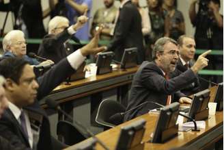 Comissão Especial da Reforma Política vota destaques do texto aprovado 