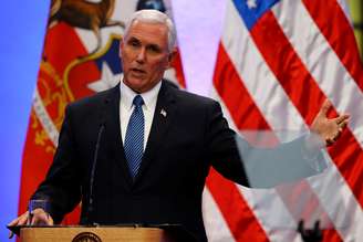 Vice-presidente dos Estados Unidos, Mike Pence, durante cerimônia no Chile
16/08/2017 REUTERS/Ivan Alvarado