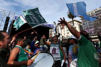 Representantes de sindicatos protestam em Buenos Aires
 22/8/2017    REUTERS/Marcos Brindicci