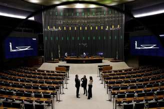 Plenário da Câmara dos Deputados após sessão em Brasília, Brasil
12/4/2017  REUTERS/Ueslei Marcelino
