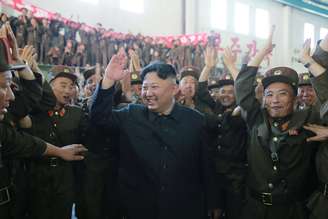 Líder da Coreia do Norte, Kim Jong Un, reage após lançamento de míssil Hwasong-14
KCNA/via REUTERS