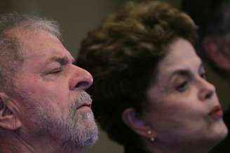 Ex-presidentes Luiz Inácio Lula da Silva e Dilma Rousseff durante congresso do PT em Brasília
01/06/2017 REUTERS/Ueslei Marcelino