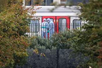 Especialistas investigam explosão no metrô de Londres