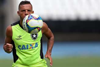 Guilherme é o jogador do Botafogo com mais jogos na temporada: 48 (Foto: Vitor Silva/SSPress/Botafogo)