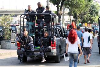 Polícia faz operação no Conjunto de favelas da Maré, zona norte do Rio de Janeiro (RJ), na manhã desta quinta-feira (28), em busca de Rogério Avelino da Silva, o Rogério 157, chefe do tráfico da comunidade da Rocinha, na zona sul do Rio.