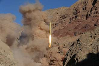 Teste de míssil balístico em localização não identificada, no Irã 09/03/2016 REUTERS/Mahmood Hosseini/TIMA