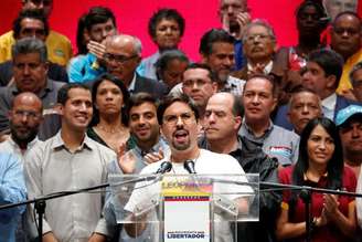 Vice-presidente da Assembleia Nacional e líder da oposição da Venezuela, Freddy Guevara, durante coletiva de imprensa em Caracas 17/07/2017 REUTERS/Carlos Garcia Rawlins