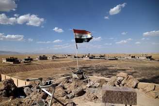 Bandeira iraquiana é vista na cidade de Kojo, no Iraque 01/06/2017 REUTERS/Alkis Konstantinidis