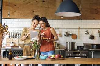 Organização e limpeza deixam a cozinha aconchegante