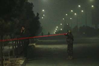 Comando armado invade hotel e faz massacre em Cabul