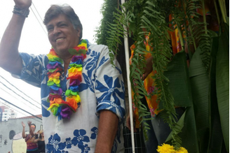 Sidney Magal anima carnaval de rua de São Paulo 