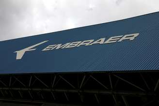 Logo da companhia brasileira Embraer em fábrica em São José dos Campos
07/02/2018
REUTERS/Paulo Whitaker
