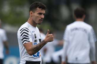 Zeca deve ser anunciado em breve como o novo lateral-esquerdo do Corinthians (Foto: Ivan Storti/Santos)