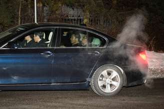 Chanceler norte-coreano Ri Yong Ho e delegação chegam a embaixada do país em Estocolmo
 15/3/2018    Agência TT 