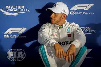 Hamilton supera Ferrari e largará na pole no GP da Austrália
