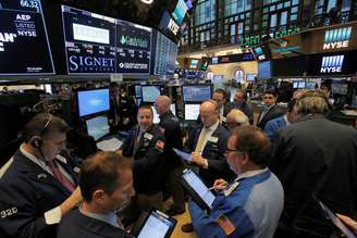 Operadores trabalham na New York Stock Exchange (NYSE) em Manhattan, Nova York, EUA
14/03/2018
REUTERS/Andrew Kelly