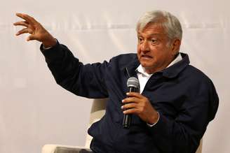 Candidato à Presidência do México, Andrés Manuel López Obrador, discursa durante evento na Cidade do México
08/05/2018 REUTERS/Gustavo Graf