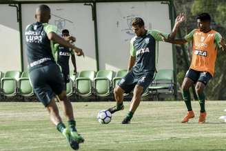 Rafael Moura voltou as atividades nesta quarta-feira (Foto: Divulgação)