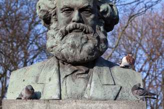 Escultura russa de Marx