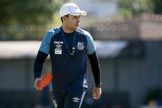O treinador do Santos, Jair Ventura