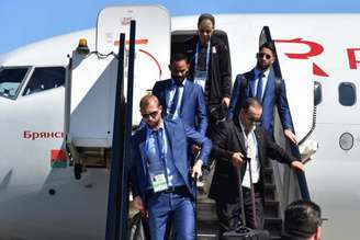 Jogadores da Tunísia chegam à Rússia para disputa para Copa do Mundo (Foto: Vasily Maximov / AFP)