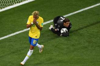 Neymar até tentou, mas não conseguiu ajudar o Brasil a vencer a Suíça na estreia da Copa de 2018 (Foto: AFP)