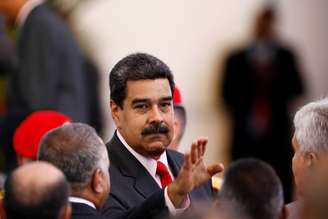 Presidente da Venezuela, Nicolás Maduro, diz que a situação venezuelana é resultado de uma "guerra econômica" liderada por políticos opositores com a ajuda de Washington