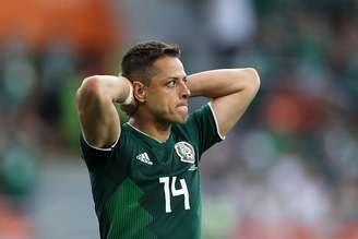 Chicharito Hernández durante a derrota da seleção mexicana para a Suécia