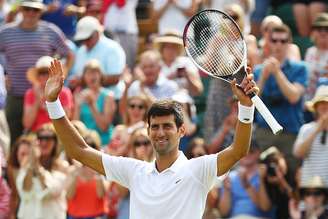 Djokovic comemora durante duelo com Horácio Zeballos em Wimbledon