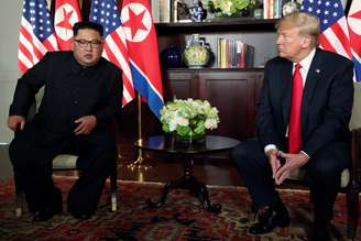 Presidente dos EUA, Donald Trump, e o líder da Coreia do Norte, Kim Jong Un, se reúnem durante cúpula em Cingapura
12/06/2018
REUTERS/Jonathan Ernst