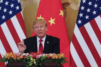 Trump se diz pronto a taxar todos os produtos chineses