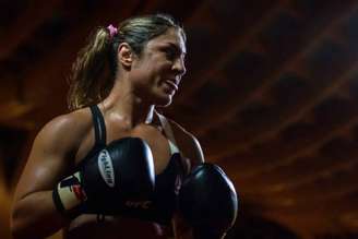 Bethe Correia está fora da luta contra Irene Aldana, que aconteceria no próximo sábado (Foto: Getty Images)
