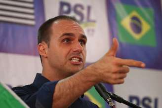 Eduardo Bolsonaro acredita que o pai deve manter postura na campanha