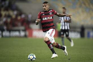 Guerrero defendia o Flamengo, mas trocou o time rubro-negro carioca pela equipe colorada