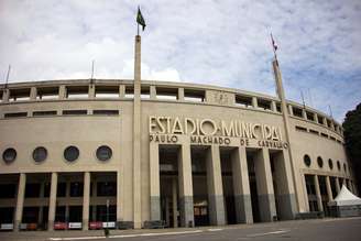 O Tribunal de Contas do Município (TCM) suspendeu a concessão do Estádio do Pacaembu, cuja abertura dos envelopes estava marcada para esta quinta-feira, 15