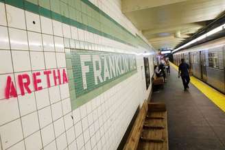 Metrô de Nova York tem a palavra "Aretha" pintada em estação
 16/8/2018    REUTERS/Lucas Jackson 