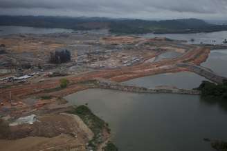 Vista aérea de obras da hidrelétrica de Belo Monte no Pará
23/11/2013 REUTERS/Paulo Santos