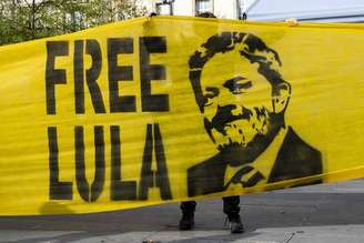 Faixa em apoio a Lula