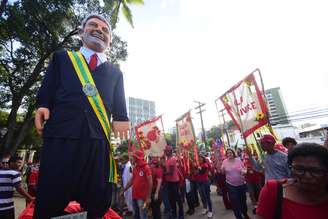 Manifestação pede a liberdade do ex-presidente Lula