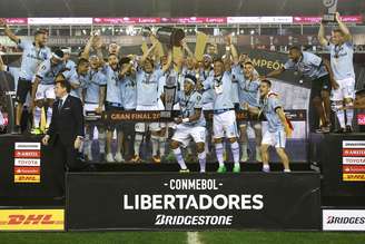 Jogadores do Grêmio comemoram título da Libertadores de 2017