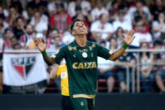 Matheusinho comemora gol pelo América-MG contra o São Paulo pela 26ª rodada do Campeonato Brasileiro 2018