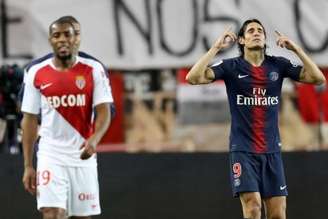 Cavani foi o melhor em campo diante do Monaco (Foto: Valery Hache / AFP)