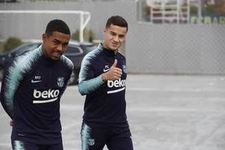 Coutinho se recupera e volta a treinar no Barcelona.