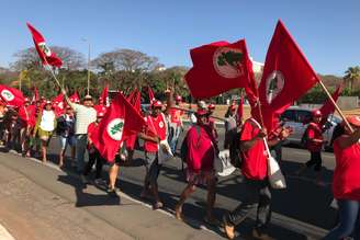 Protesto de integrantes do Movimento Sem Terra (MST) em Brasília (DF), no dia 14/08/2018