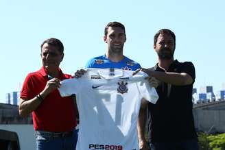 Mauro Boselli é apresentado oficialmente como novo reforço do Corinthians