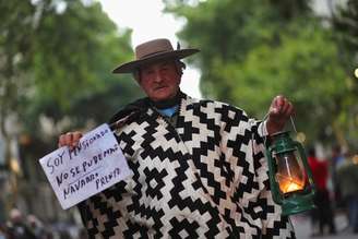 Manifestante protesta em Buenos Aires contra o alto custo da energia elétrica 10/01/2019 REUTERS/Marcos Brindicci